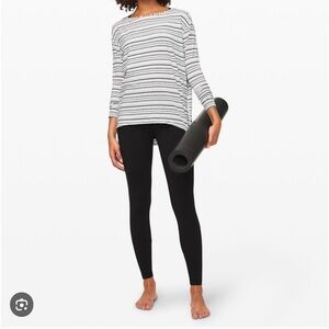 🍋Lululemon EUC Size 8 Back In Action Long Sleeve Striped Top🍋